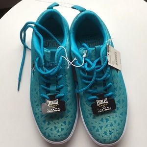 NWT (New With Tags) Everlast Sport Sneakers size 7 1/2 medium